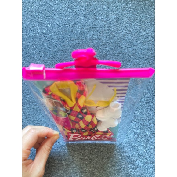 Barbie Fashion Clothes with Argyle Dress Accessories Pack - HJT17 - Picture 3 of 5